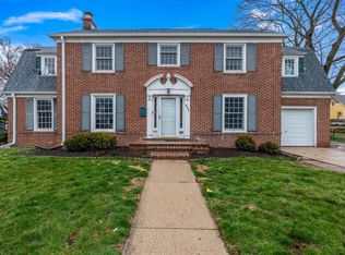 304 E College Ave, Waukesha, WI 53186