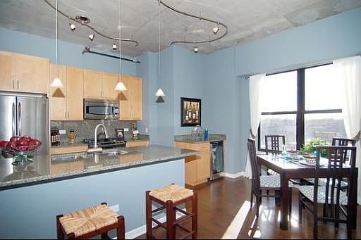 4th image of 1122 W Catalpa Ave APT 606