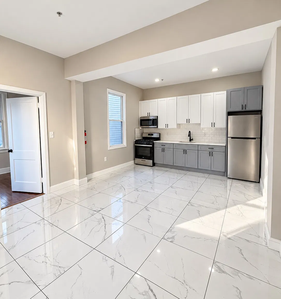 3 bed, 1250 sqft, $2,895 — Photo 4