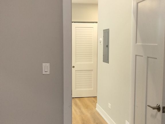 3rd image of 437 W Belden Ave #2