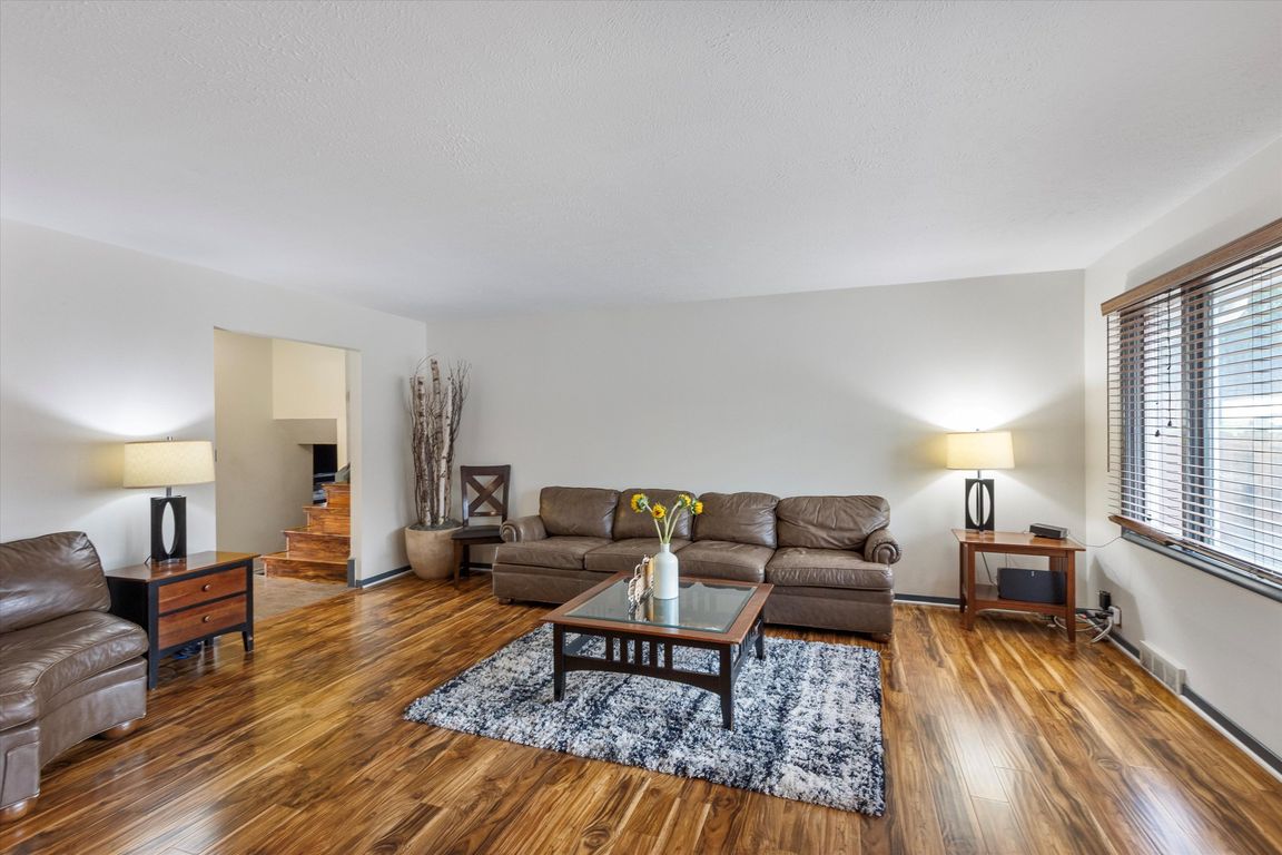 next background image