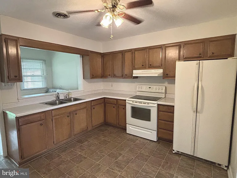 602 N Marshall St — Photo 6
