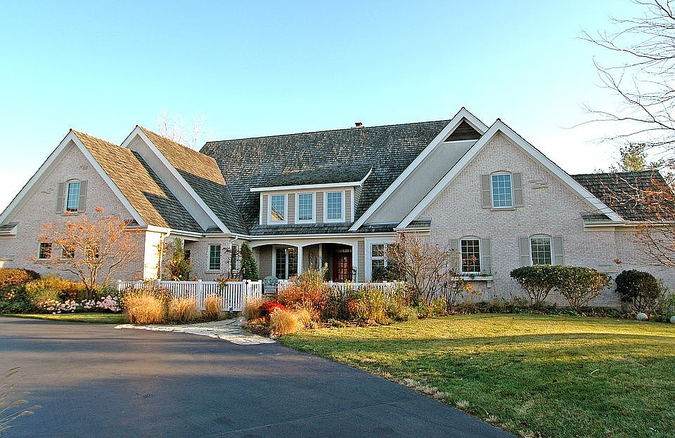 View Virtual Tour for photos