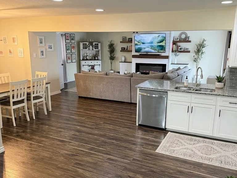4002 Commonwealth Dr — Photo 2