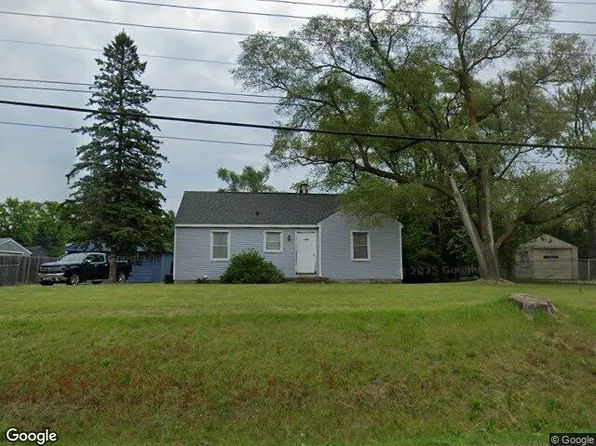 1532 Crescent Lake Rd, Waterford, MI 48327