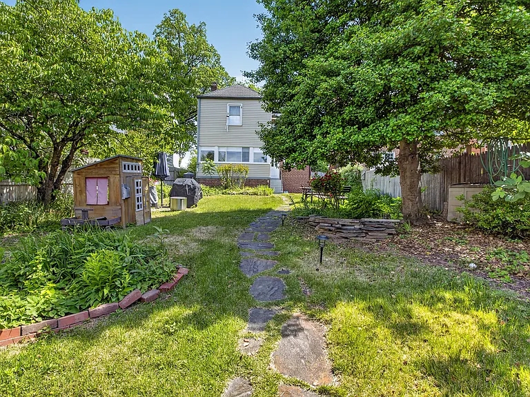 5028 Massachusetts Ave NW #A — Photo 36