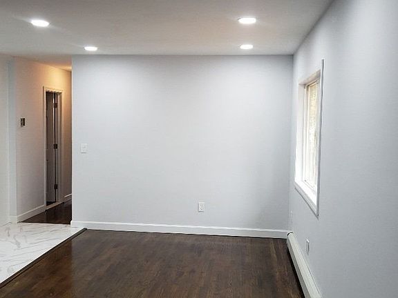 4th image of 50 Comerford St