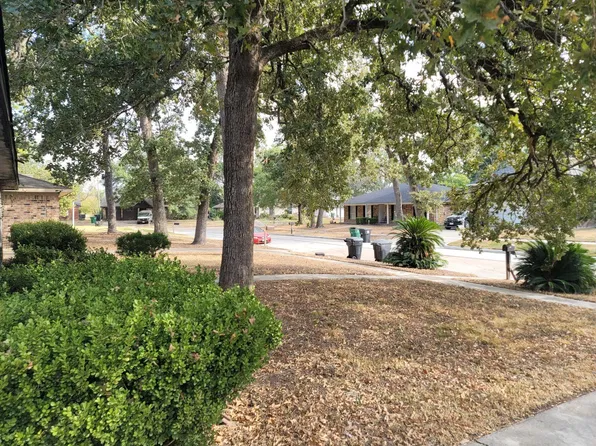 7211 Deep Forest Dr, Houston, TX 77088