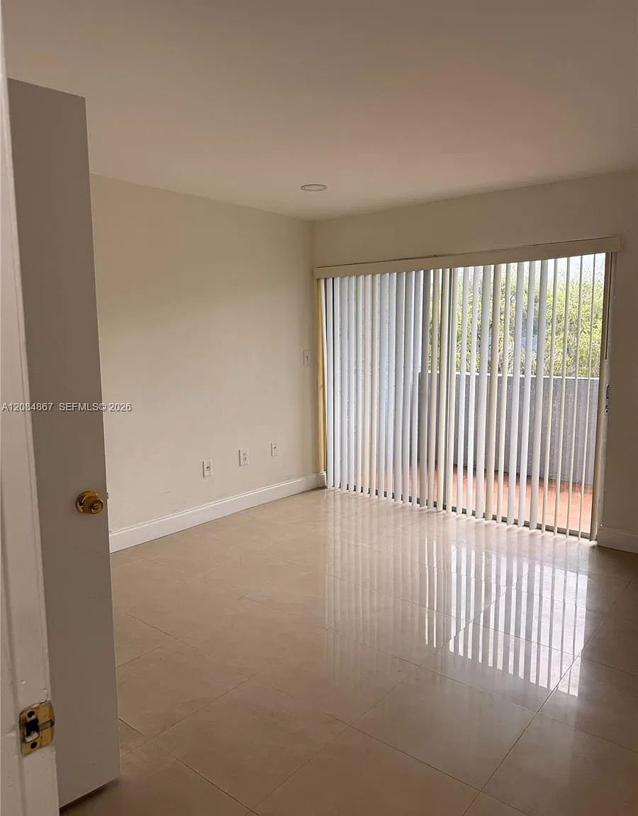 3 bed, 2.5 bath, 1415 sqft, $2,900 — Photo 3