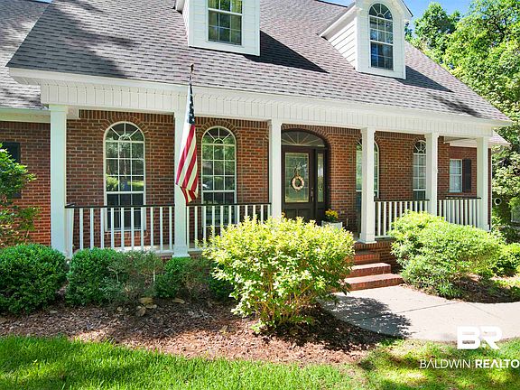 2nd image of 16 Saint Charles Pl