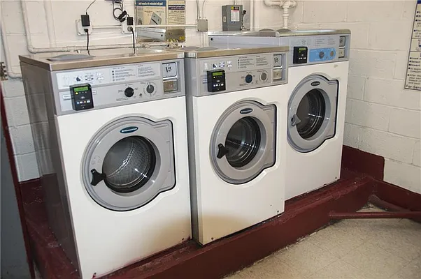 Sold by R New York | media 18