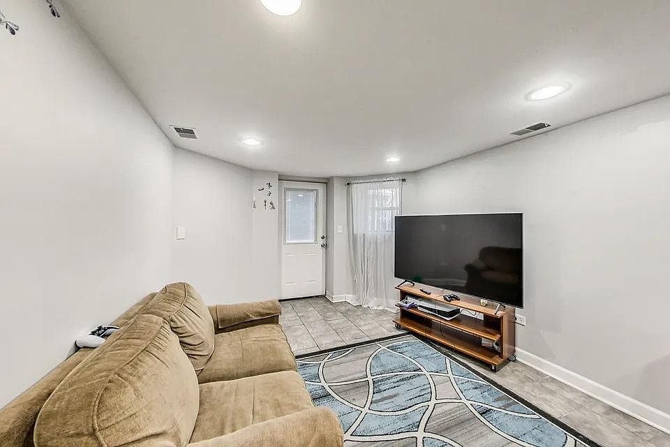 1st image of 2968 N Lawndale Ave #G