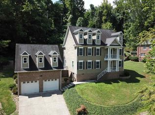 11 Prospect Dr, Huntington, WV 25701