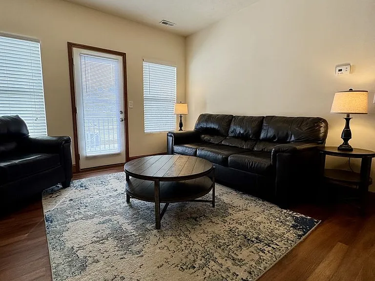 Eagle View Luxury Apartments — Photo 148