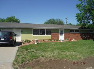1110 Crown Ct, Salina, KS 67401