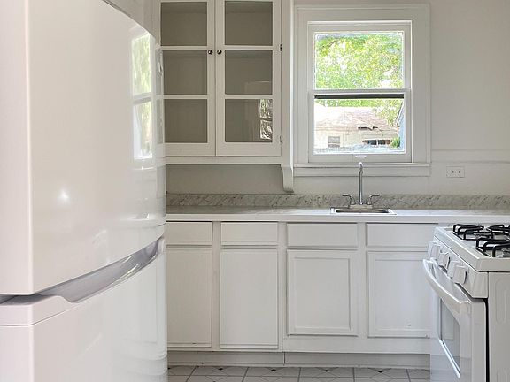 4th image of 506 Charlotte St