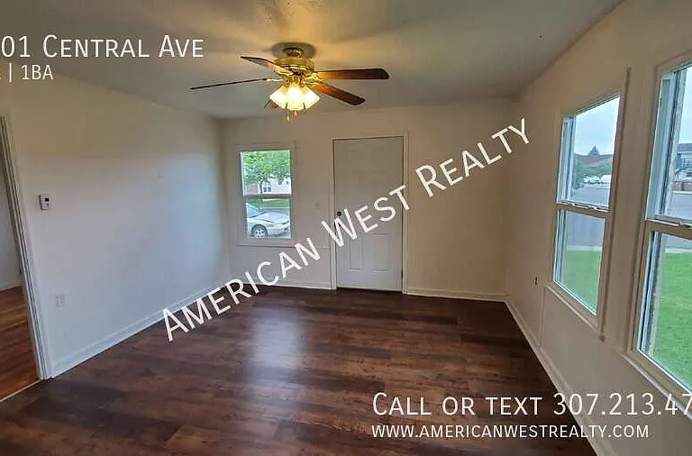 1801 Central Ave — Photo 2