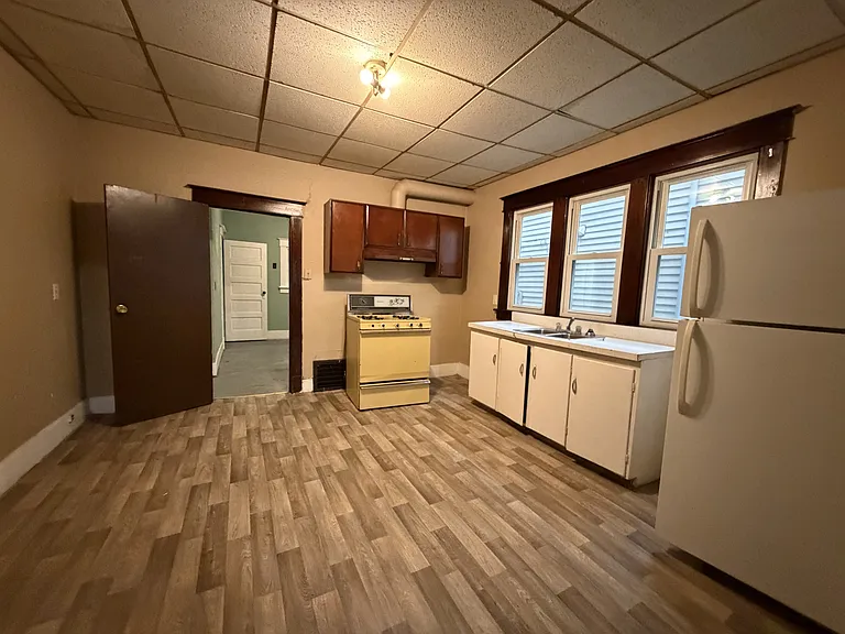 512 W Marion St #A — Photo 1