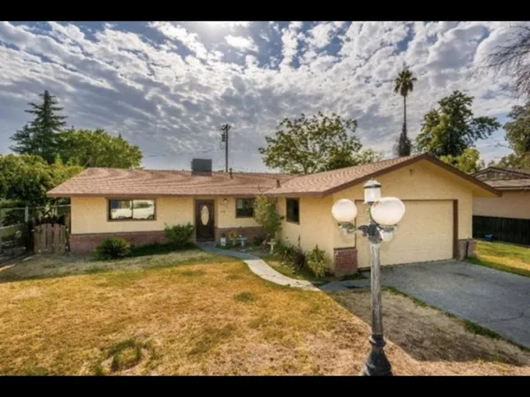 20754 S Pueblo Dr, Laton, CA 93242