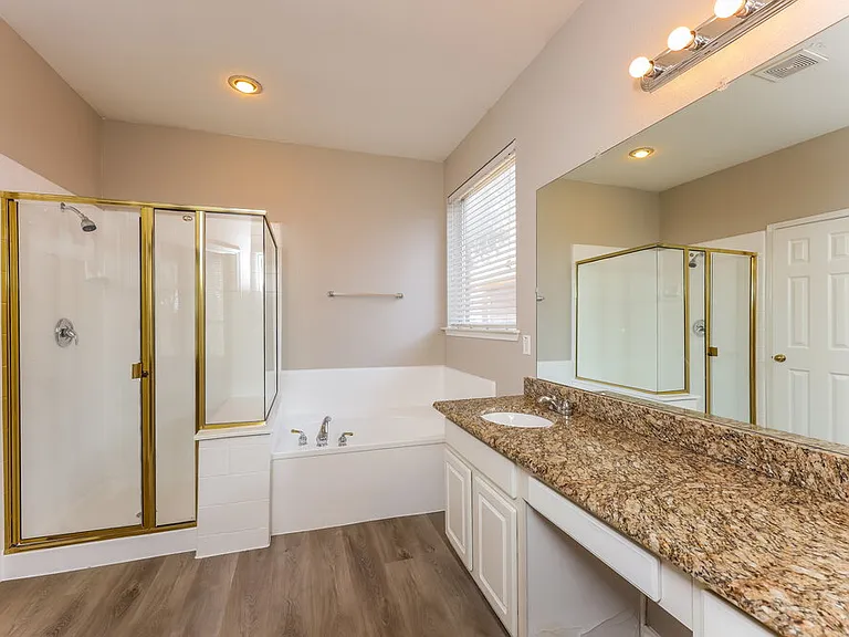 1630 Redwood Dr — Photo 11