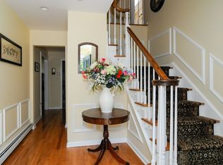 1 Rock Ridge Rd, Mahwah, NJ 07430