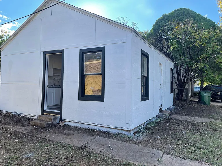 1503 Speedway Ave — Photo 1