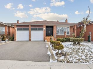 1400 Bough Beeches Blvd, Mississauga, ON L4W 3B5