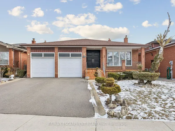 1400 Bough Beeches Blvd, Mississauga, ON L4W 3B5