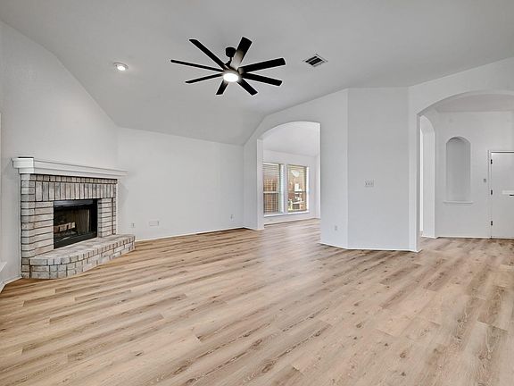 4th image of 2309 Little Elm Trl