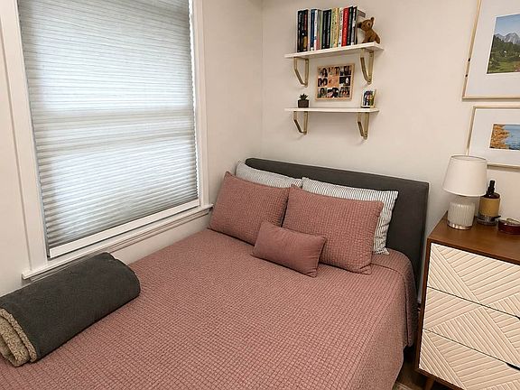4th image of 9 Monroe St #1