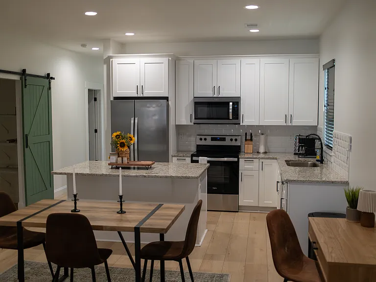 437 Liberty St — Photo 11