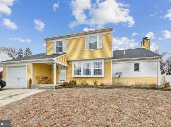 34 Torrington Dr, Sicklerville, NJ 08081