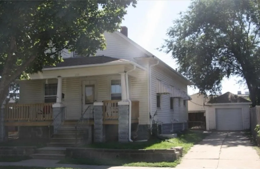 915 Y St