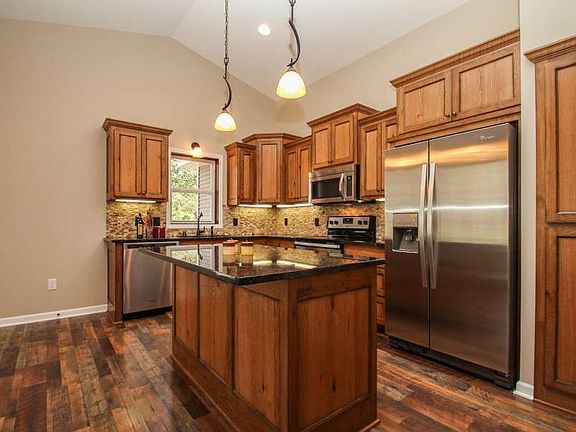 WHITE AND RED OAK CABUNETS
