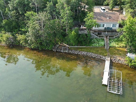 5th image of 131 Shores Dr