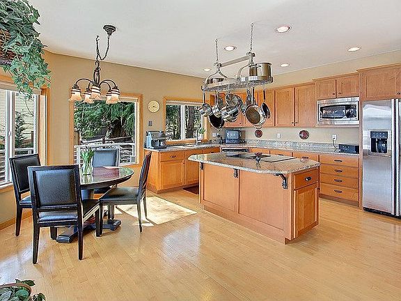 Kitchen and Breakfast Nook