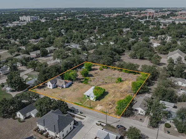 640 N McCart St, Stephenville, TX 76401