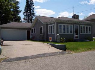 204 Sanford Ave, Houghton Lake, MI 48629