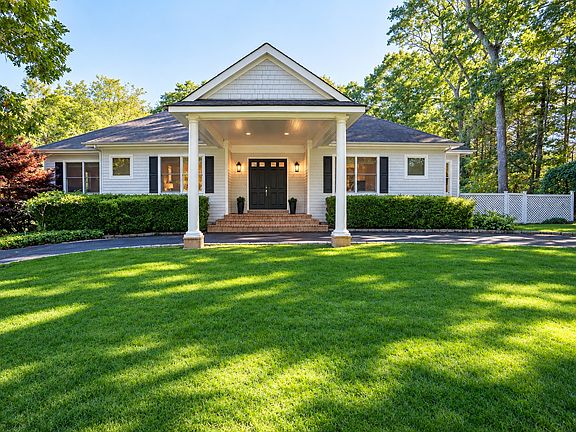 2nd image of 9 Sea Farm Ct
