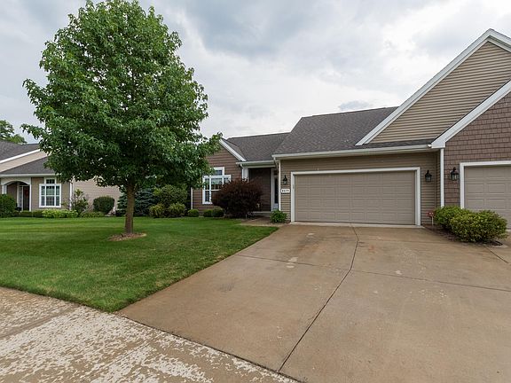 2nd image of 8675 Oakland Hills Cir