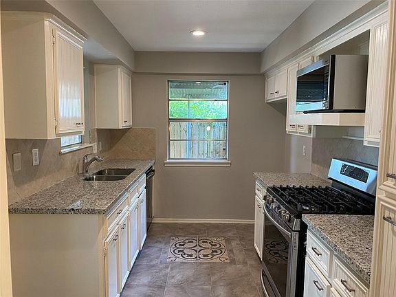 4th image of 11811 Westwold Dr