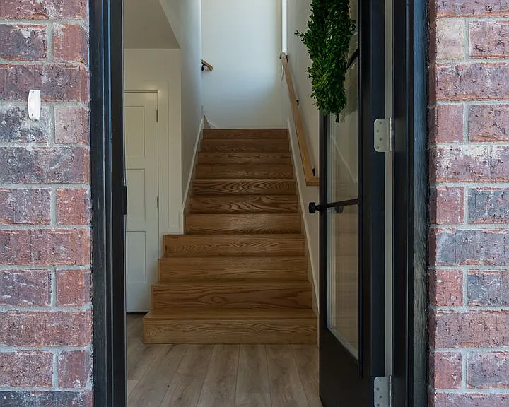 863 W Holly St — Photo 9