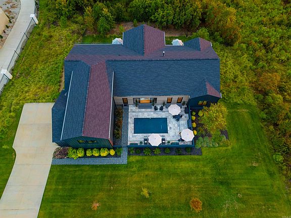 2nd image of 20 Waterview Garden Ln