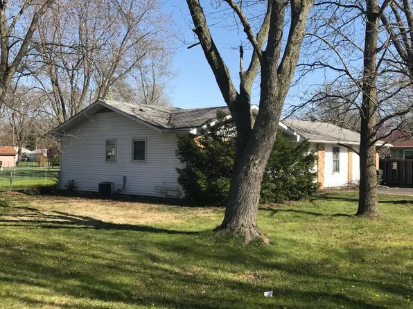 1010 Turner Ct, Decatur, IL 62521