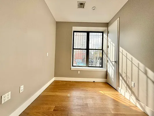 Rented by ERNY LLC | media 9