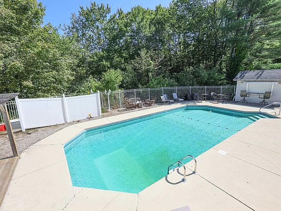 5th image of 82 Hansonville Road