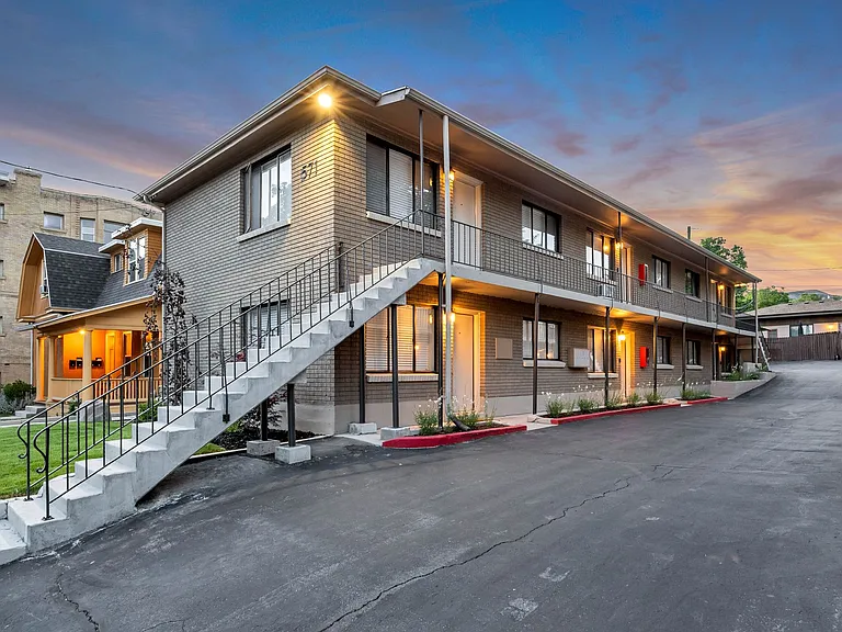 First Avenue Apartments — Photo 6
