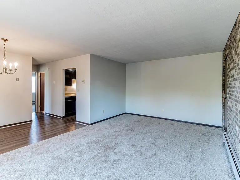 Stoneridge West Apartments — Photo 10
