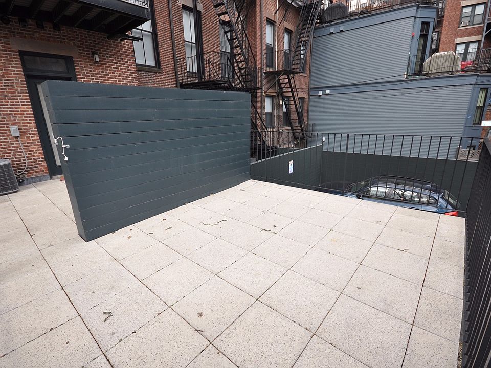 1st image of 658 Massachusetts Ave #A
