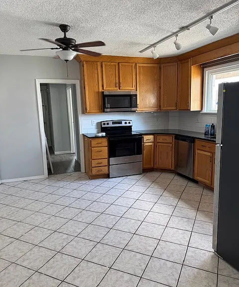 470 Grattan St #1 — Photo 1